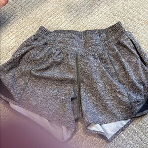 Lululemon hotty hot size 4 with 4” inseam